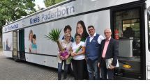 Er rollt und rollt: 7.500. Fahrt des Paderborner Bücherbusses